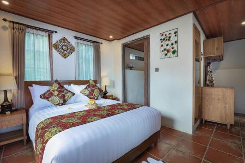 Harsa Sanctuary by GenuineHost Room Type - Deluxe Room with Valley View