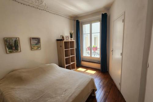 Apartment between Les Batignolles and Montmartre - image 4