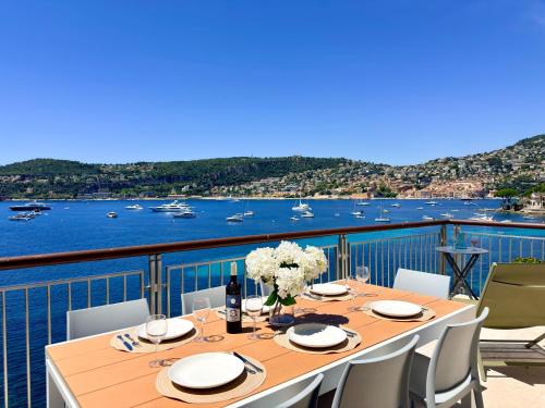 Cap-Ferrat Waterfront Villa-Private Sea Access
