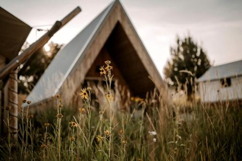 Stylish A-Frame Cabin Retreat with Shared Amenities & Scenic Views in Emigrant, Montana