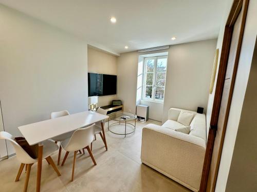 Quiet & air-conditioned apartment 5 minutes from Dijon in Шенов