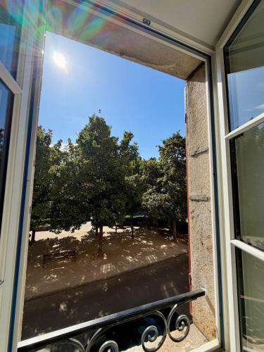 Quiet & air-conditioned apartment 5 minutes from Dijon in Шенов