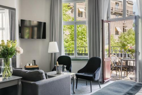 Tesis özellikleri, Crystal Plaza Hotel in Stokholm