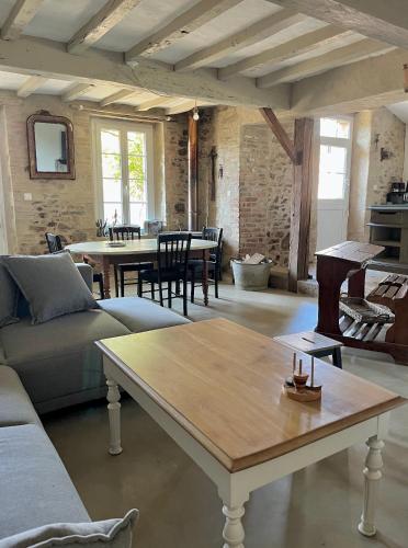 La Maison de Coutil, aux Gîtes de l'Etang des Noues gîte à louer Nuaillé