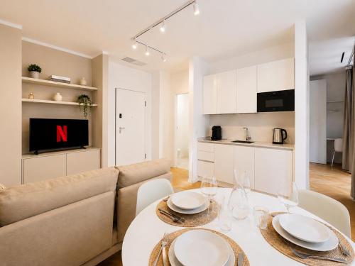 Piazza Dante Luxury Suite - Design & View of the Center