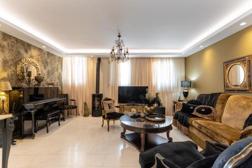 Shared lounge/TV area, Mythodea Luxury Villa Ι Sunset Horizon & Jacuzzi in Agkidia
