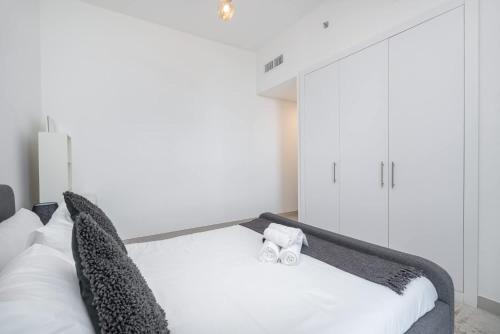 Free housekeeping visits during your stay - StayShort - The Serene Suite - Premium 1BR Dubai South Urban Escape - image 14