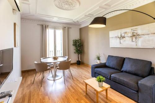 41AGRVC1137 cozy and bright apartment