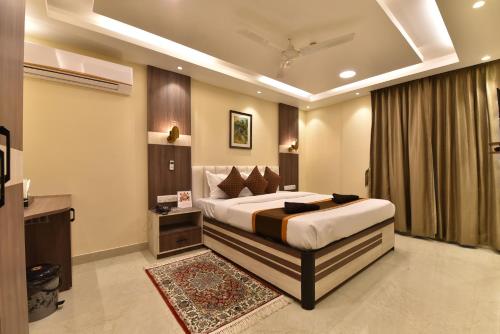 . Eennra Attrayee Guest House & Banquet