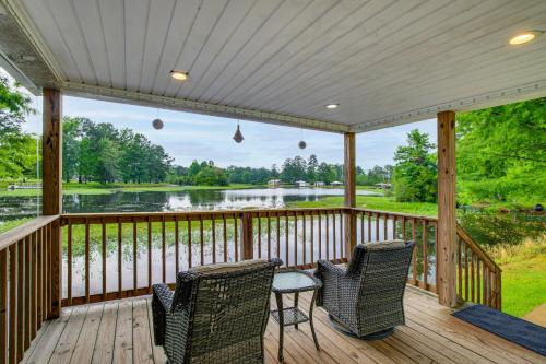 Waterfront Couples Retreat w/ Views in Andalusia!