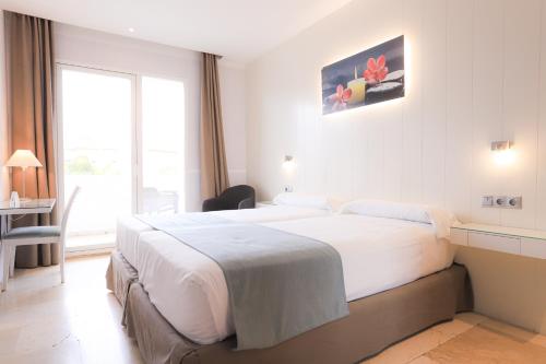 Hotel Oasis con parking incluido in Cordoba Suburbs