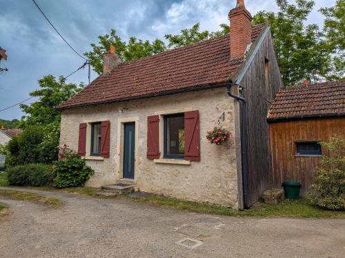 . Maison avec jardin, piscine chauffée et baignade à proximité - Le Menoux