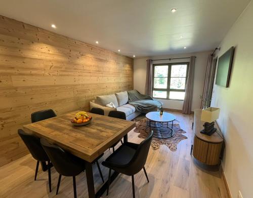 Ski In-Ski Out Luxe Chalet Apartment in Arc 1950 - Newly Renovated