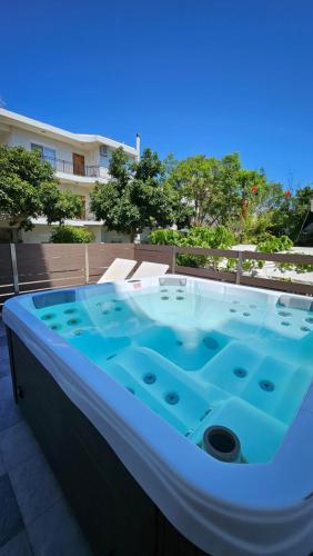 Rhodes City University Suite