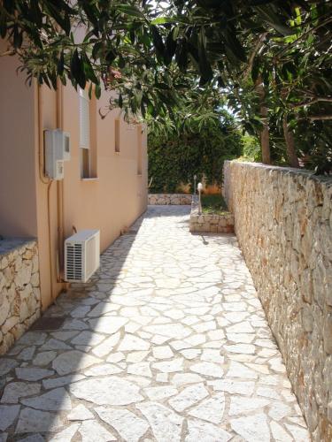 Alexander Apartments - image 6