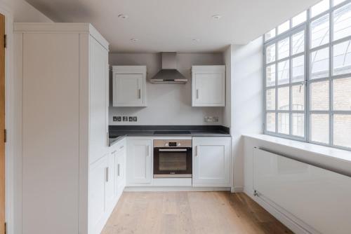 Dolls House - Farringdon - by Frankie Says - image 9