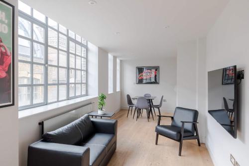 Dolls House - Farringdon - by Frankie Says - image 13