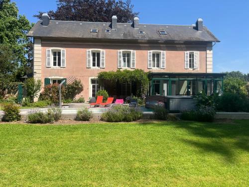 Exterior view, Le Domaine des Heberges, 15-person gite with pool in Gruchet-le-Valasse