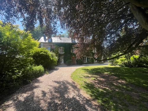 Exterior view, Le Domaine des Heberges, 15-person gite with pool in Gruchet-le-Valasse