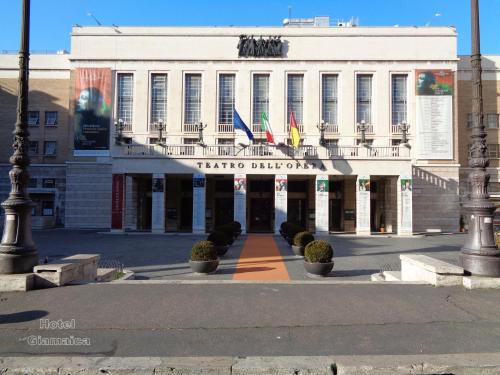 Hotel Giamaica for Girls & Ladies Only - image 5