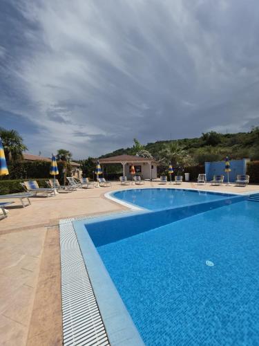 Peldbaseins, Art loft in Mandatoriccio Mare