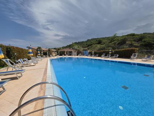 Peldbaseins, Art loft in Mandatoriccio Mare