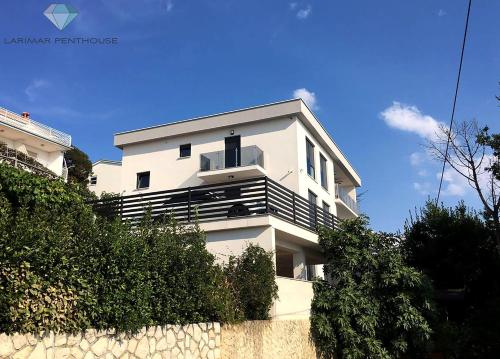 Larimar Penthouse