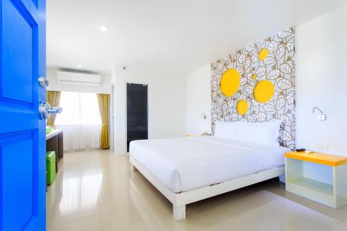 room detail thumbnail 1
