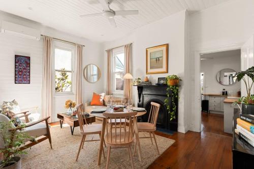 Charming Leichhardt Cottage with BBQ Deck in Leichhardt