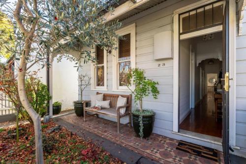 Charming Leichhardt Cottage with BBQ Deck in Leichhardt