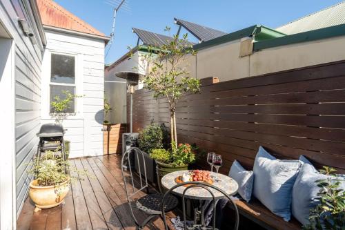 Charming Leichhardt Cottage with BBQ Deck in Leichhardt