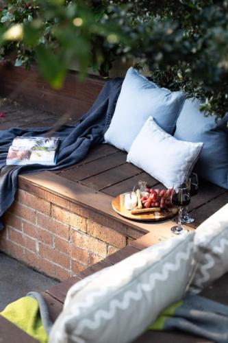 Charming Leichhardt Cottage with BBQ Deck in Leichhardt
