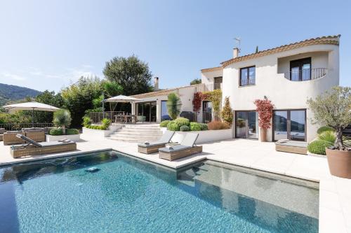 Exterior view, Villa design avec piscine privee et vue mer in Les Adrets-de-l'Esterel