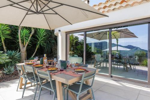 Facilities, Villa design avec piscine privee et vue mer in Les Adrets-de-l'Esterel