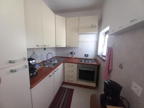مطبخ, Cozy apartment in Mezzavia in Mezzavia