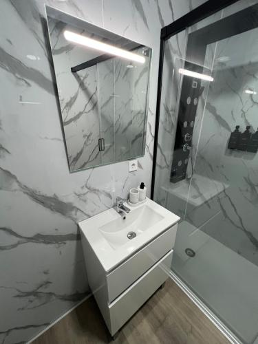 Apartment in Amer in Amer