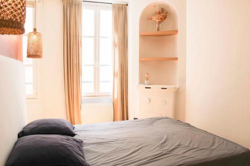 Apartment with balcony in the 9th arrondissement - image 8