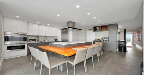 Coral Wave Suite in Key Biscayne (FL)