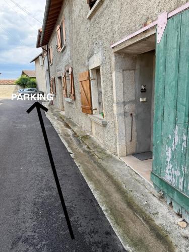 A szálláshely kívülről, L'Escale du Bugey 2 à 4 Pers Parking CNPE et PIPA (L'Escale du Bugey 2 a 4 Pers Parking CNPE et PIPA) in Chazey-sur-Ain