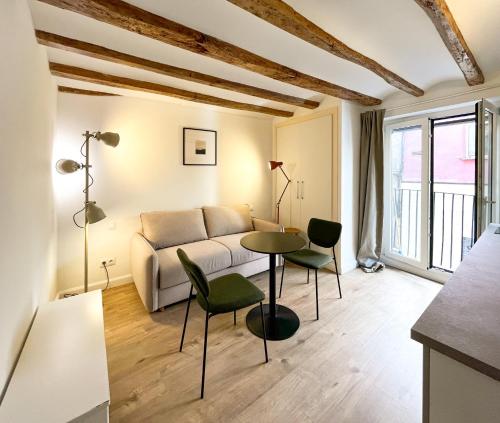Las Ramblas Apartments Old Town