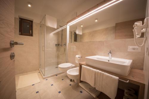 2 bedrooms, 3 beds