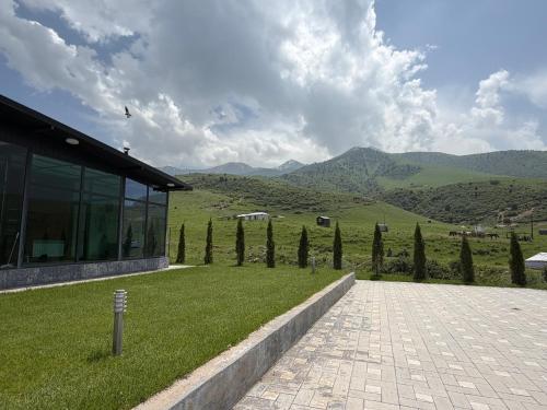 Vaade, NEST - Ala Archa retreat in Tash-Tyube