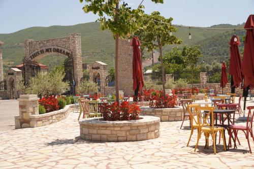 Rozafa Fish City Hotel in Labinot-Fushë