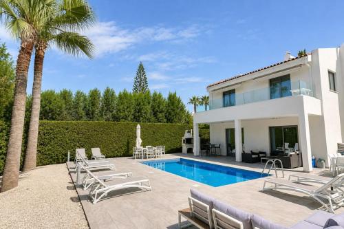 Luxury villa Roma near the beach - Peyia