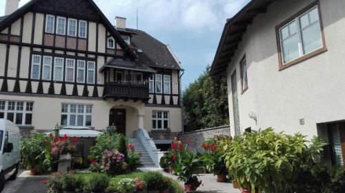 Haus zu den Zwei Eichen, Pension in Perchtoldsdorf