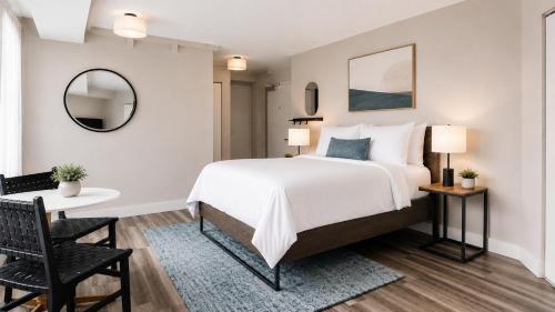 1 queen bed
