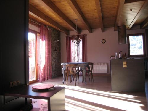 Létesítmények, Ca l'Escola in Lles de Cerdanya