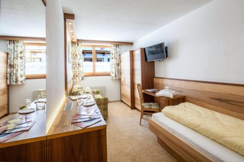 1 twin bed