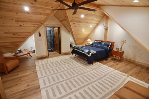 Luxury Mountain Family Retreat with Sauna near Zion & Bryce - image 10