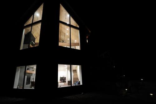 Luxury Mountain Family Retreat with Sauna near Zion & Bryce - image 14